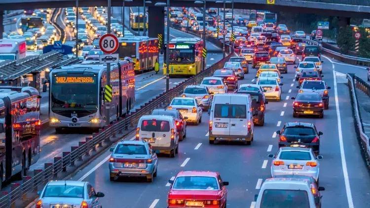 Araç sahibi olan herkesi ilgilendiriyor... Trafik sigortasına yüzde 10 artış Teminatlar da yükseldi