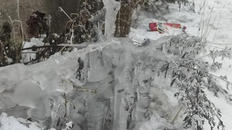 Termometreler eksi 26yı gösterdi Bir kent resmen buz tuttu
