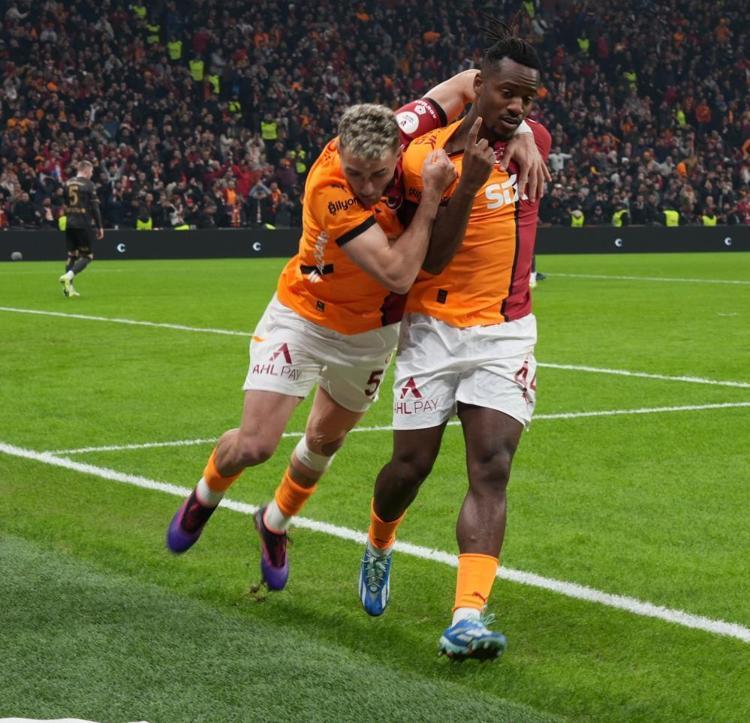 Galatasarayda Osimhen depremi Transfer için harekete geçtiler, işte yeni takımı
