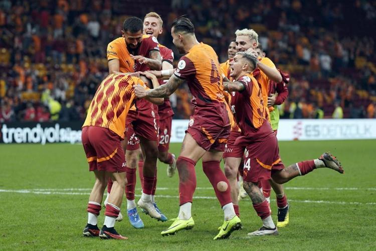 EURO 2024ün yıldız golcüsü Galatasaraya geliyor Osimhen etkisi yaratacak transfer