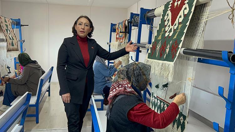 Depremzede kadınlar ilmik ilmik işliyor Japonyaya satılıyor