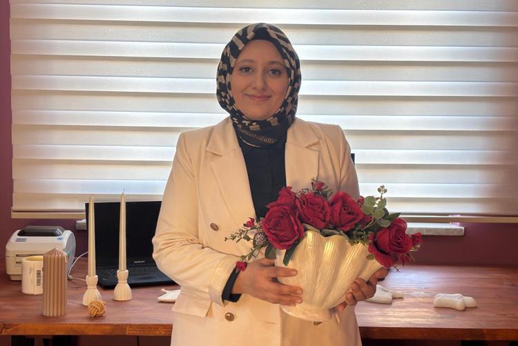 KOSGEB desteği hayatını değiştirdi Evinin bir odasında başlamıştı, şimdi atölye sahibi, 5 ülkeye satış yapıyor
