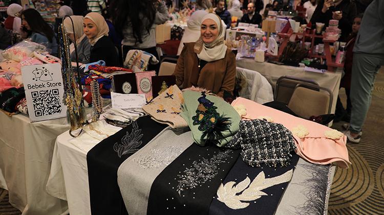 Suriyenin renkleri kermesiyle Şamda kadınlar el emeklerini satarak aile ekonomisine katkıda bulunuyor