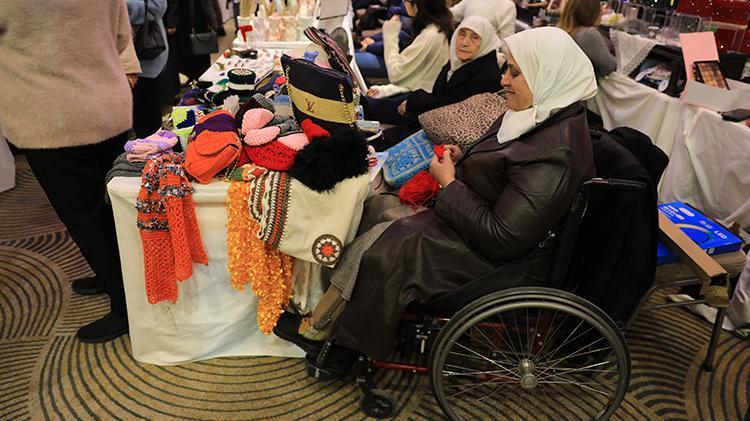 Suriyenin renkleri kermesiyle Şamda kadınlar el emeklerini satarak aile ekonomisine katkıda bulunuyor