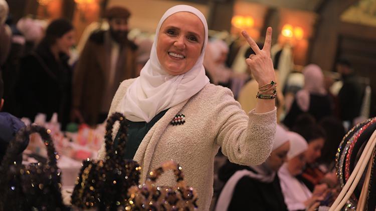 Suriyenin renkleri kermesiyle Şamda kadınlar el emeklerini satarak aile ekonomisine katkıda bulunuyor
