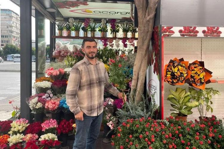 Yeni yılda hem şans hem bereket getiriyor Adanada yılbaşı öncesi çiçekçilerde kokina çiçeği mesaisi sürüyor