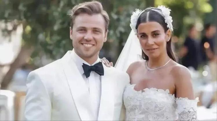 Arzum Onan aşkı buldu Yeni sevgilisiyle ilk kez el ele