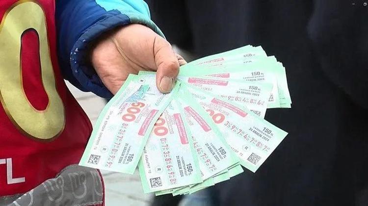 Milli Piyangoda büyük ikramiye sahiplerini buldu Büyük ikramiye hangi bilete çıktı İşte Milli Piyango çeyrek, yarım, tam bilet sorgulama ekranı