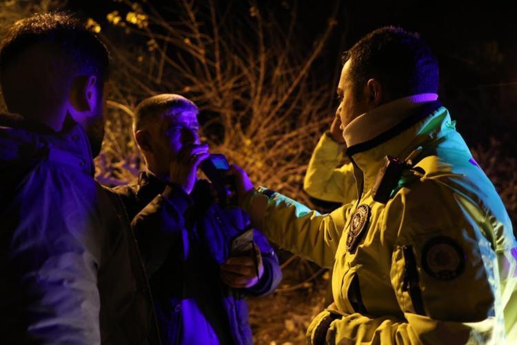 Adanada polisten kaçan sürücü kaza yaptı, savunması pes dedirtti