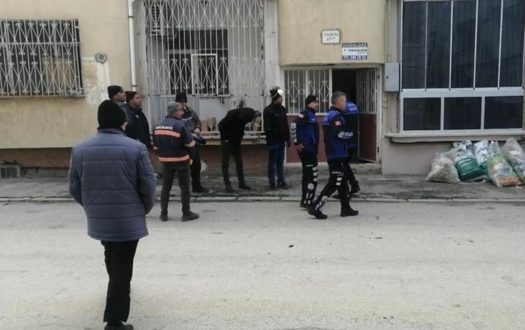 “Evsiz” sandılar, iki dairesi çıktı Sosyal medyanın “evsiz” kahramanı, üçüncü kez temizlenen çöp evin de sahibi çıktı