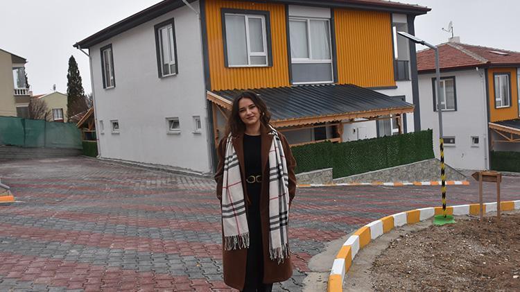 YAŞIM KÜÇÜK AMA...