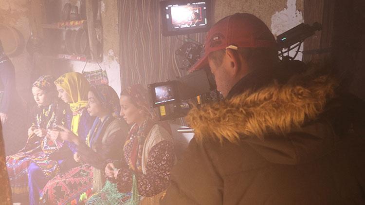 Aşık Veyselin hayatını anlatan filmin çekimleri başladı Bütün köy halkı bu film için seferber oldu