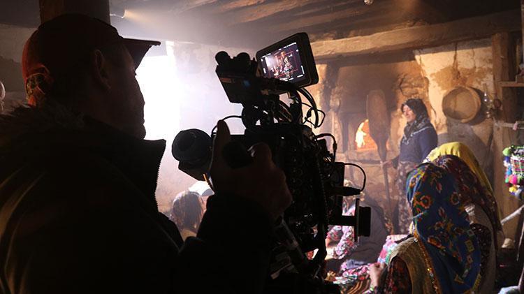 Aşık Veyselin hayatını anlatan filmin çekimleri başladı Bütün köy halkı bu film için seferber oldu