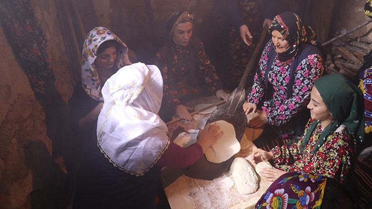 AŞIK VEYSELİN HAYATI İLE EMPATİ KURMAYA BAŞLADIM
