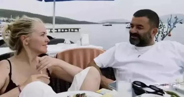 Bülent Şakrak ve Esra Akpınar ayrıldı