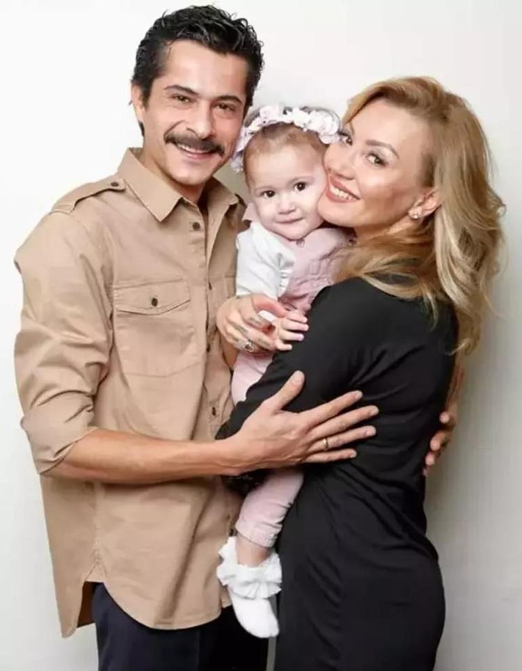 Ünlü oyuncu boşandığı eşiyle barışmıştı... Mutluluk kısa sürdü