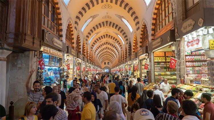 Altın rekora koşuyor 2025 altına yaradı, yatırımcının yüzü gülüyor