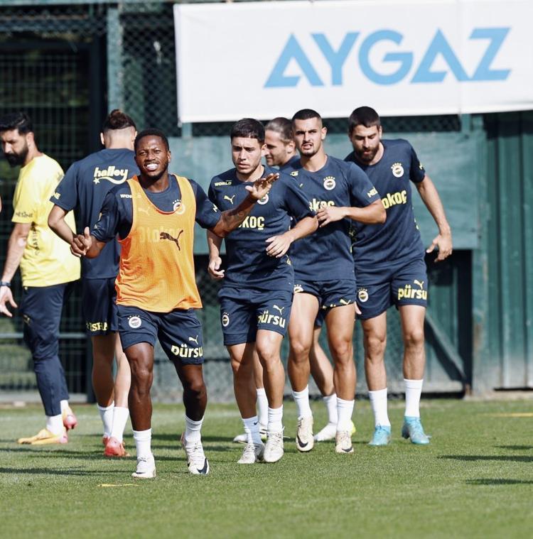 Hatayspor maçı öncesi Fenerbahçede alarm Mourinho tüm takımı toplayıp tek bir şey istedi