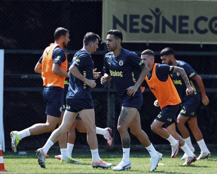 Hatayspor maçı öncesi Fenerbahçede alarm Mourinho tüm takımı toplayıp tek bir şey istedi