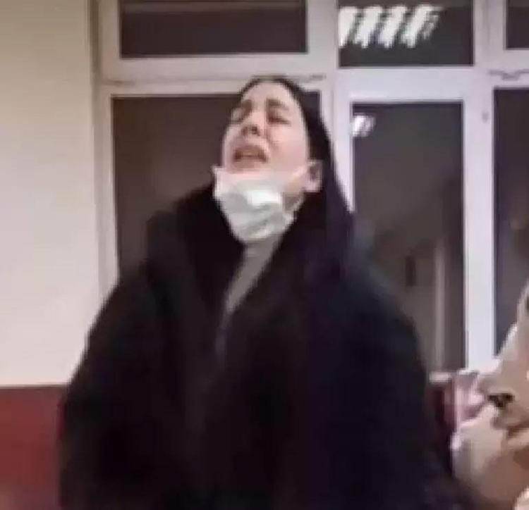 Ferdi Tayfura son veda bugün: Eski eşi Necla Nazır evinde taziyeleri kabul etti, kızı Tuğçe Tayfur gözyaşlarına boğuldu