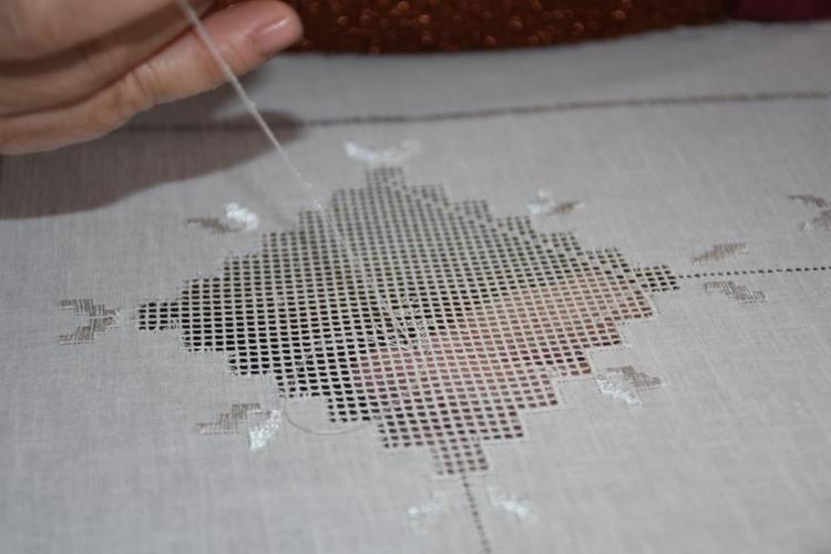Antep işi nakış işlemeyi 60 yıldır işliyor 200 bin TLye alıcısı var
