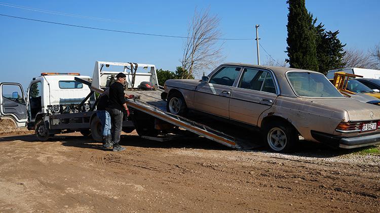 Antalyada trafikten men edilen araçlar çürümeye terk edilmiş Milli servetimiz heba oluyor