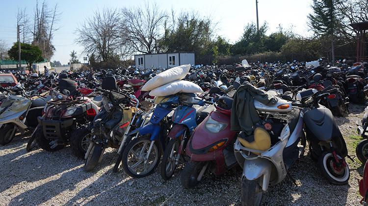 Antalyada trafikten men edilen araçlar çürümeye terk edilmiş Milli servetimiz heba oluyor