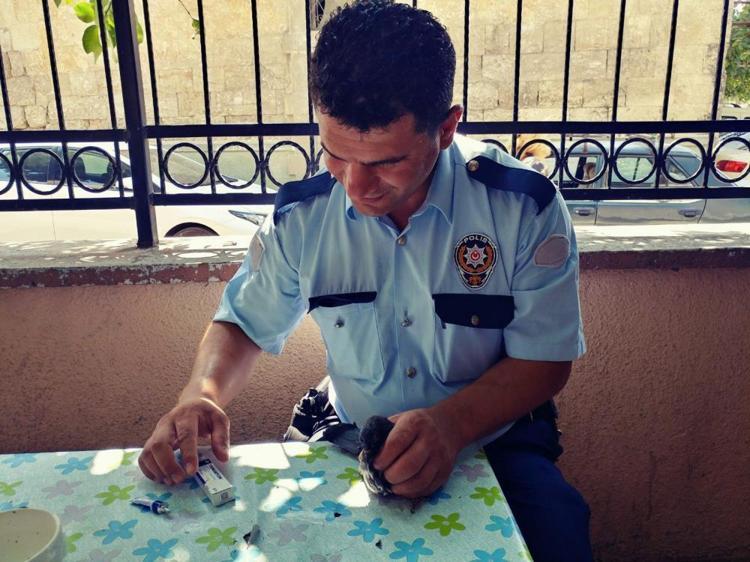 GÜVERCİNİ KURTARDIĞI İÇİN VİCDANEN ÇOK RAHATLADIM DEMİŞ