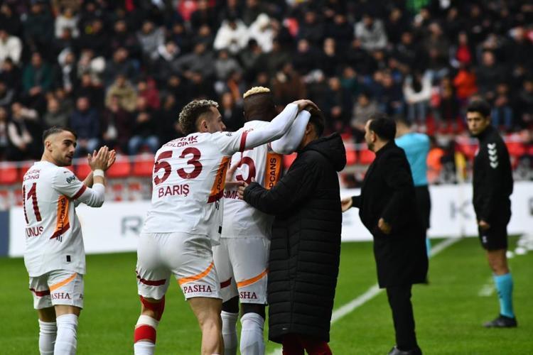Osimhenin yanına Brezilyalı golcü geliyor Dursun Özbek gemileri yaktı, 15 milyon euroluk piyango