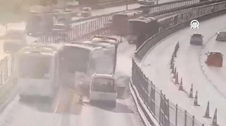 ‘METROBÜS YAPIMINDA SORUMLU KİŞİ BENİM’