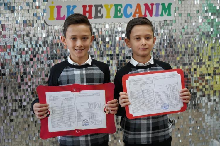 Tatil başladı 20 milyonu aşkın öğrencinin karne heyecanı