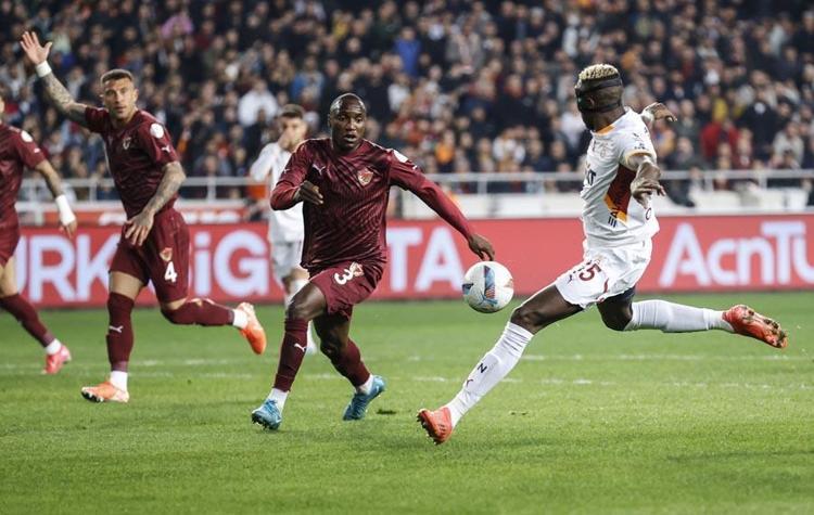 Hatayspor Galatasaray maçında 2 gol 1 penaltı vardı Aslan Mersinde 2 puan bıraktı