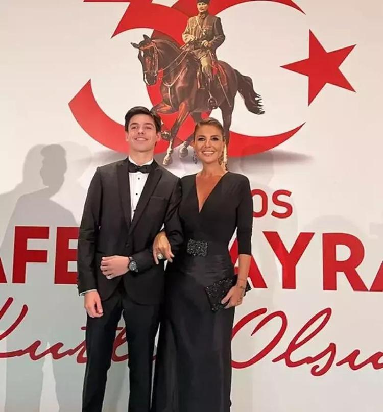 Gülben Ergenin oğlu Atlas 18 oldu, peş peşe paylaşım yaptı