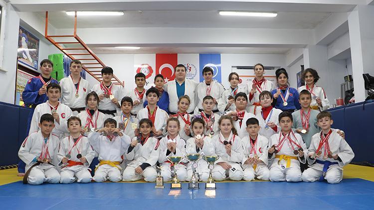 70 metrekarelik salondan 40 milli sporcu çıktı Hedef olimpiyatlarda şampiyon olmak