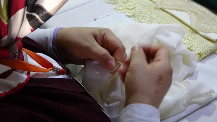 Trabzonlu büyükanneler iğne oyasıyla gelir sağlıyor Unutulmaya yüz tutan motifleri yeniden yaşatıyorlar