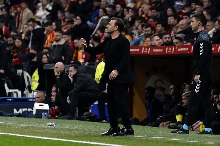 Galatasaraya transferde bir şok daha Dursun Özbek getirecekti, başka takıma imza atıyor