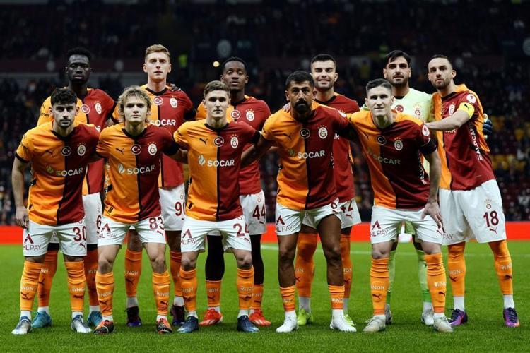 Galatasaraya transferde bir şok daha Dursun Özbek getirecekti, başka takıma imza atıyor
