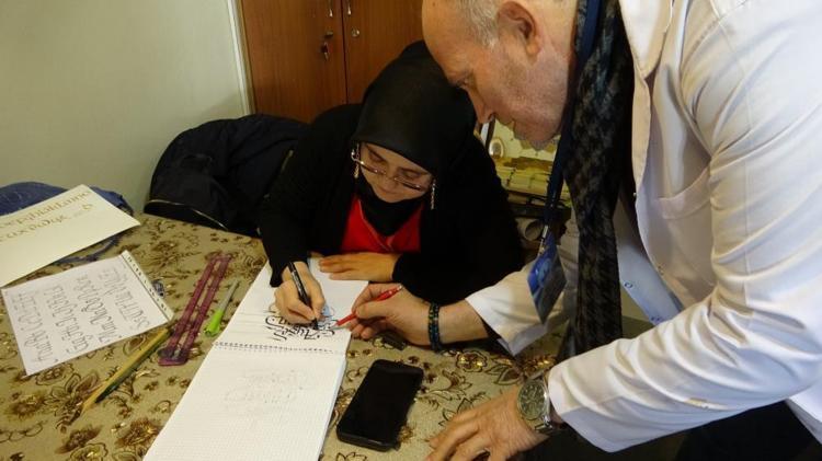 2 bin 500 yıllık geçmişi olan Kaligrafi sanatına edebiyat öğretmenlerinden yoğun ilgi