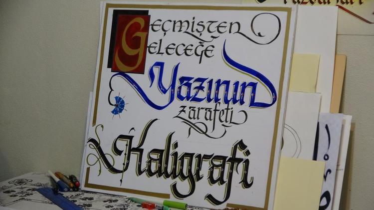 2 bin 500 yıllık geçmişi olan Kaligrafi sanatına edebiyat öğretmenlerinden yoğun ilgi