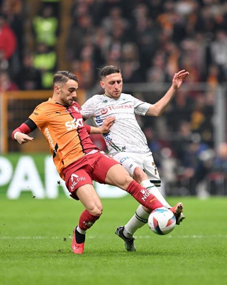 Galatasaray Konyaspor maçında 3 puan tek golle geldi