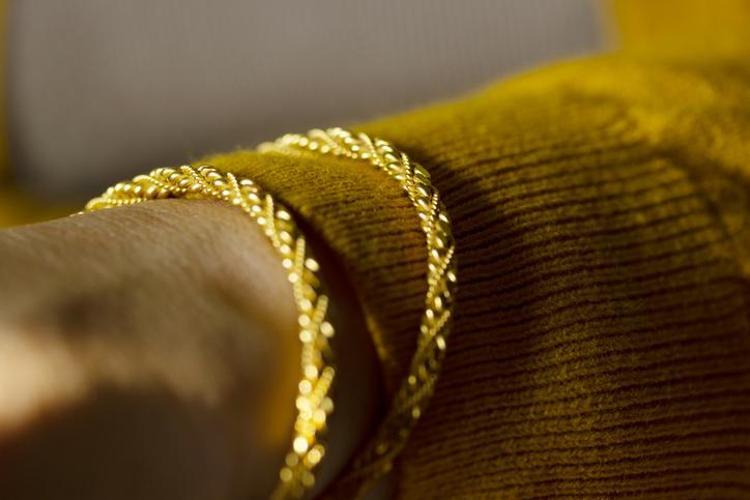 2 bin yıldır modası geçmedi Adanalılar bilekte taşınan nakit para olarak görüyor: Sadece Adanada üretiliyor