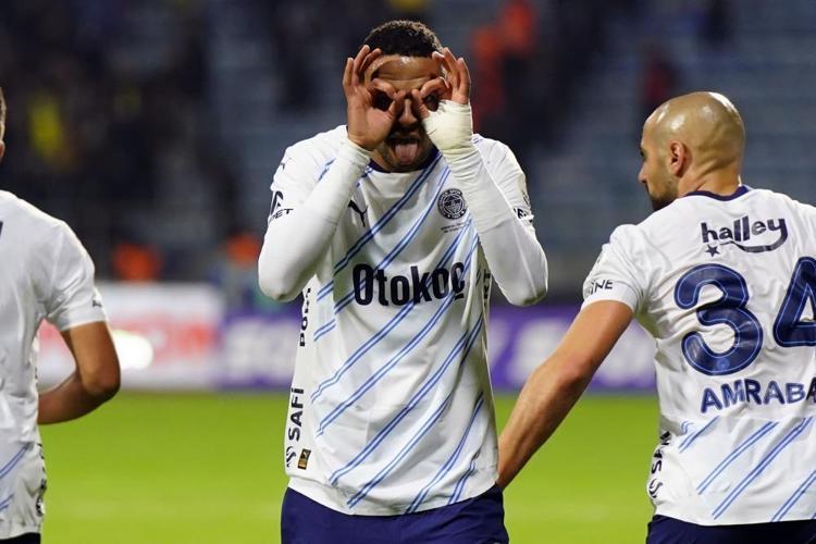 Fenerbahçede Diego Carlos, Skriniar ve Talisca sonrası Mouriho yeter dedi, Ali Koç defteri kapattı