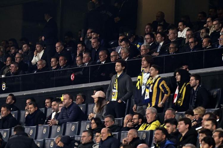 Midtjylland maçı öncesi Fenerbahçede alarm Mourinho kadroyu değiştirdi, Yusuf Akçiçek ve İsmail Yüksek...