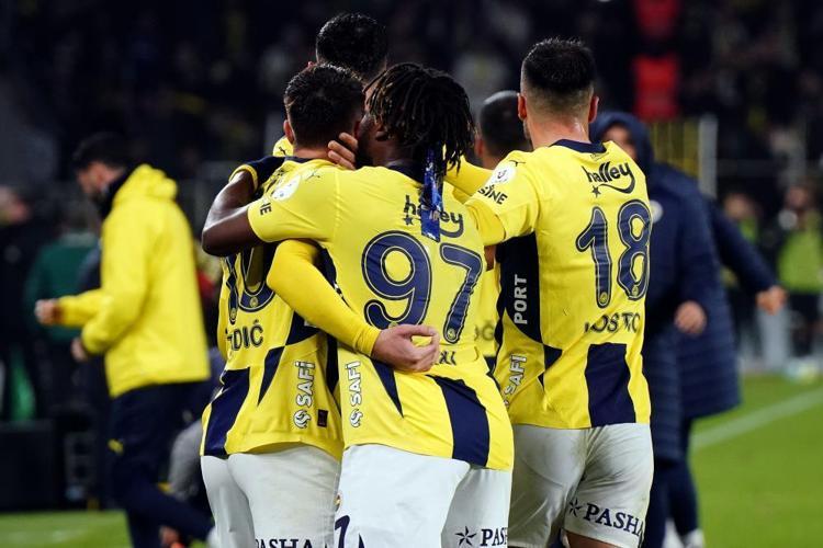 Osayi-Samuel gidiyor, yeni sağ bek belli oldu Ognjen Mimovic ile anlaşma sağlandı