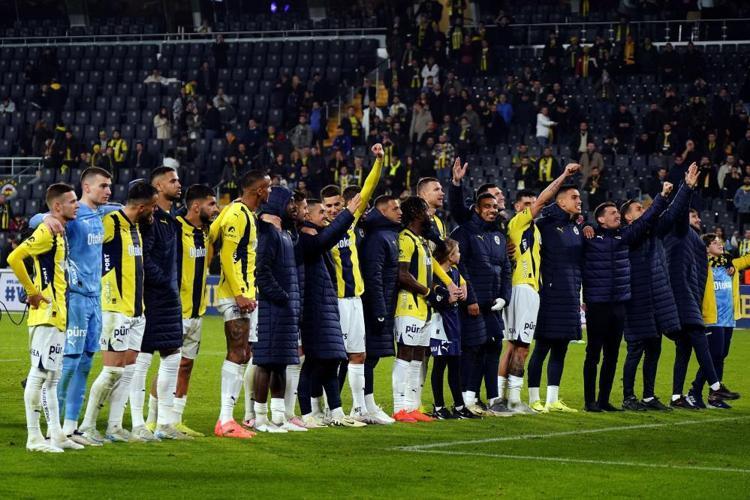 Osayi-Samuel gidiyor, yeni sağ bek belli oldu Ognjen Mimovic ile anlaşma sağlandı