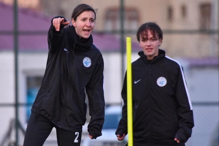 Namağlup kadın futbol takımının kraliçe forveti Güven veriyor