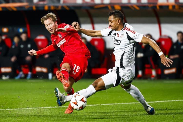 Beşiktaş 1-0 yenilince canlı yayında resmen çıldırdı: Allah kahretsin artık ya