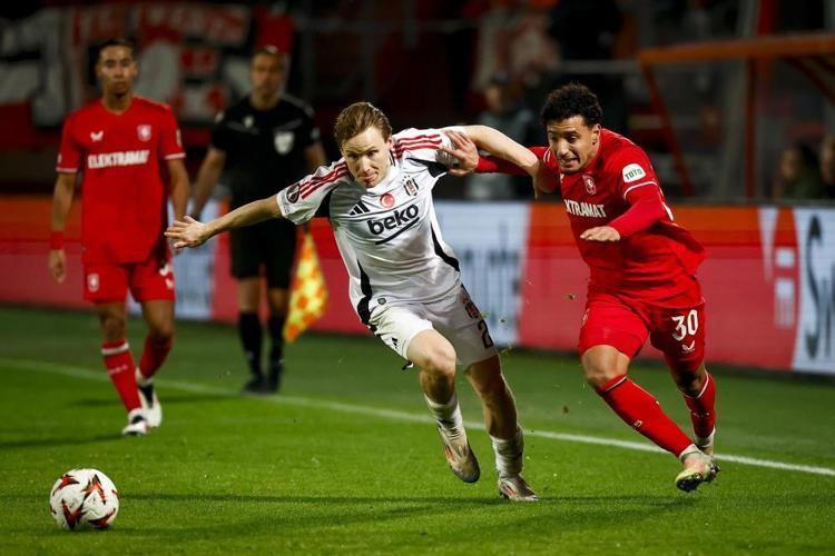 Beşiktaş 1-0 yenilince canlı yayında resmen çıldırdı: Allah kahretsin artık ya