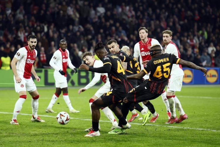 Ajax maçı sonrası Okan Buruk kapıyı gösterdi Kerem Demirbay, Elias Jelert derken bomba ayrılık