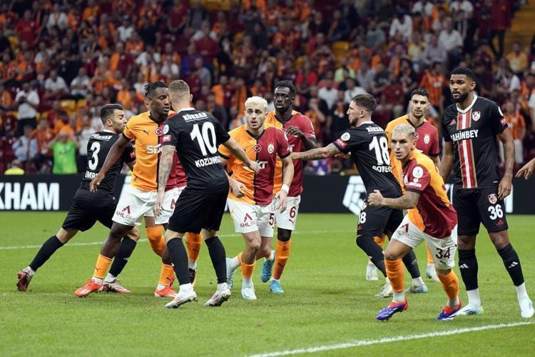 Kerem Demirbay, Batshuayi, Elias Jelert derken Victor Nelsson sabah uçağa atlayıp yeni takımına gitti